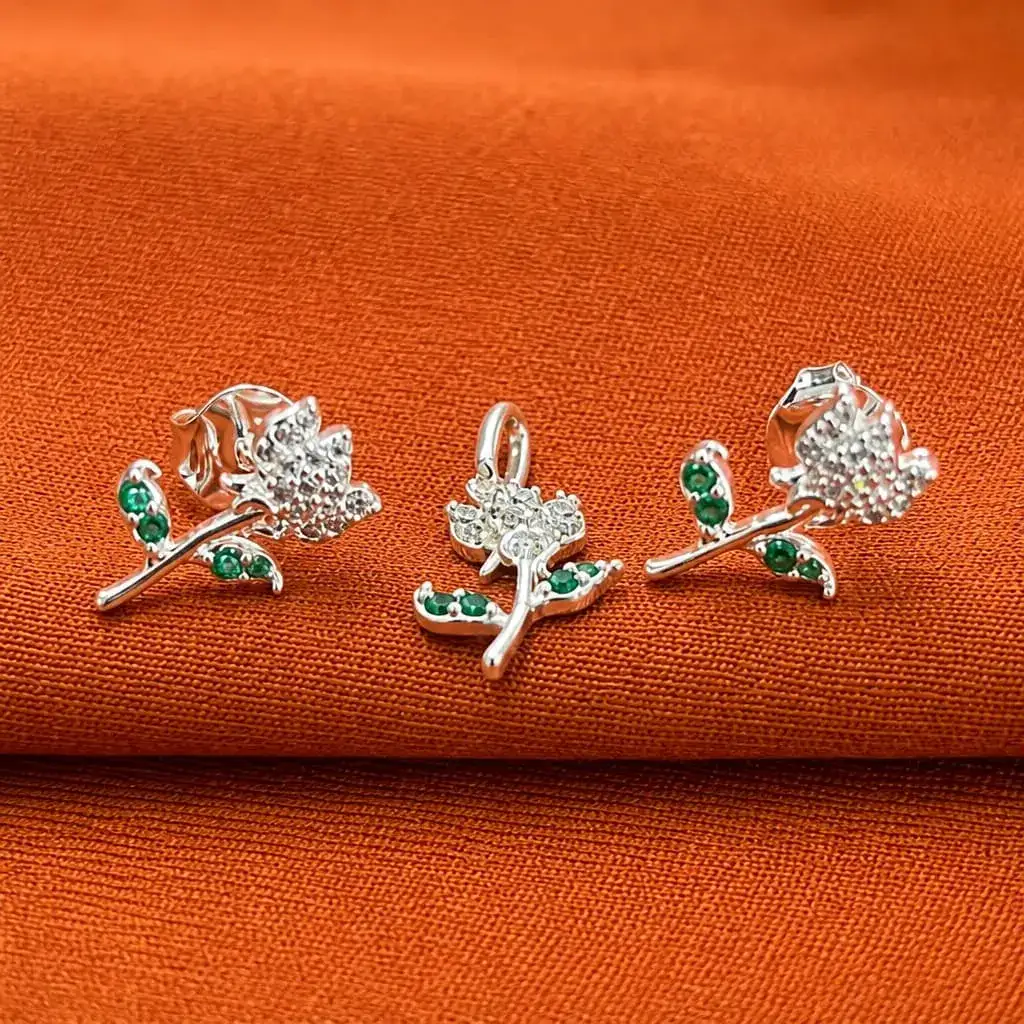 Conjunto Flor Cravejada Delicada — semijoia bruta cravejados da Santana Brutos, atacado para lojistas