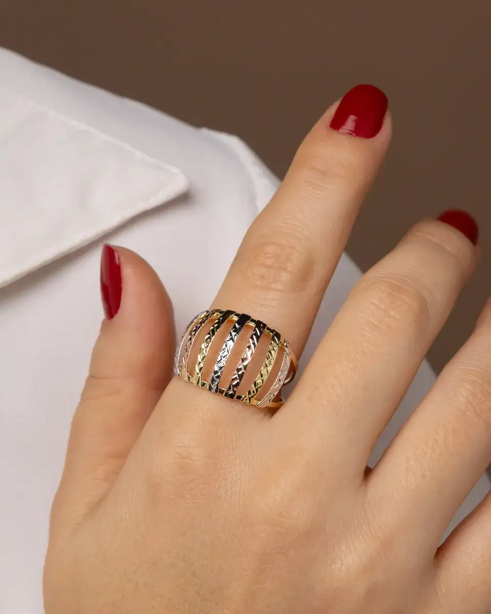 Anel Diamantado Vazado Inspirado em Ouro — semijoia bruta diamantados da Santana Brutos, atacado para lojistas